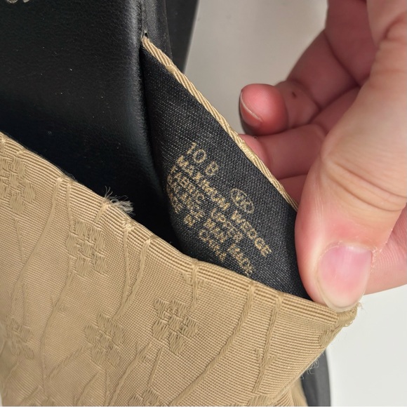 Vintage Women’s 10 Aerosoles Tan Wedge Heels - Picture 7 of 8